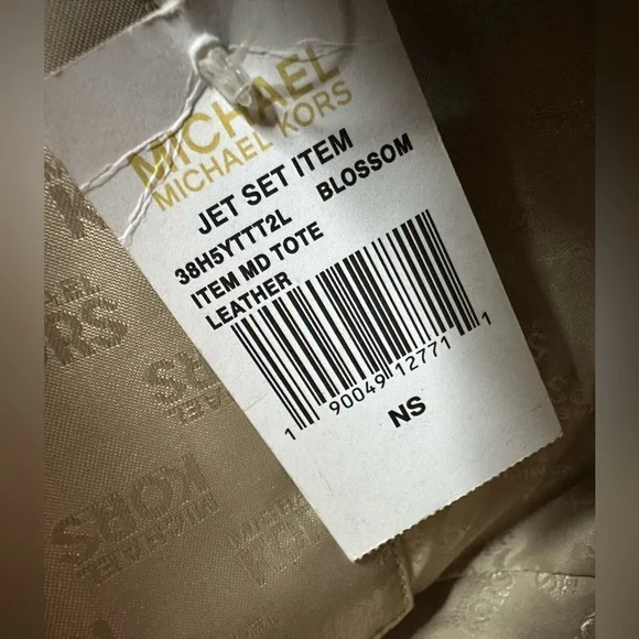 Michael Kors Jetset  Saffiano Leather Soft Satchel Purse Shoulder Handbag| NWT - Picture 8 of 14